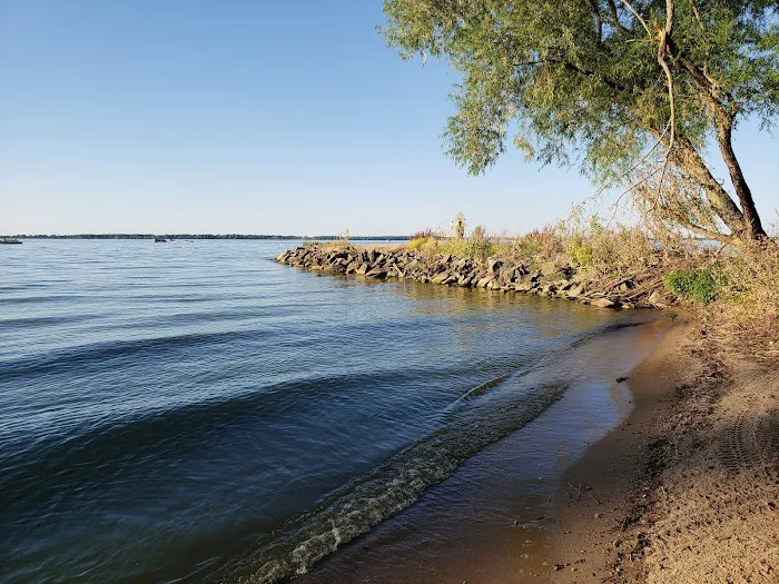 Hecht's Landing Picture 2