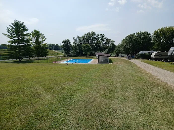 Oak Crest Campgrounds Picture 2