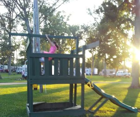 Oak Crest Campgrounds