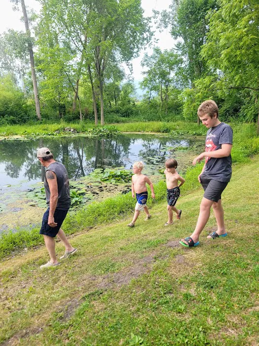 Oak Crest Campgrounds Picture 9