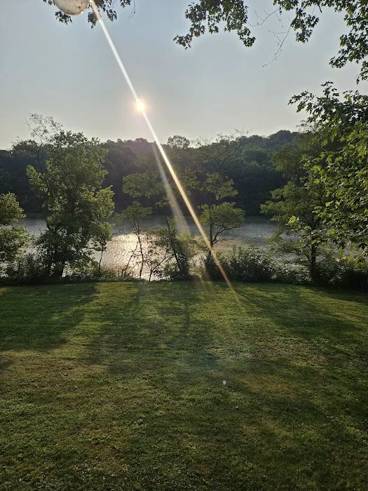 Broadwell camping Picture 3