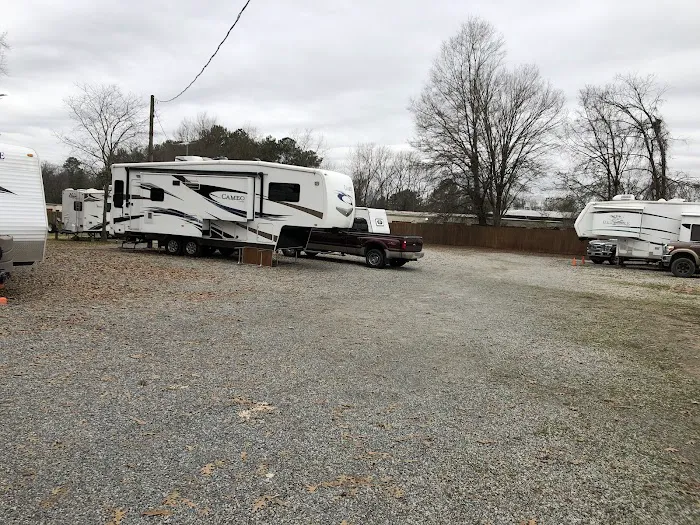 Elmore RV Park Picture 10