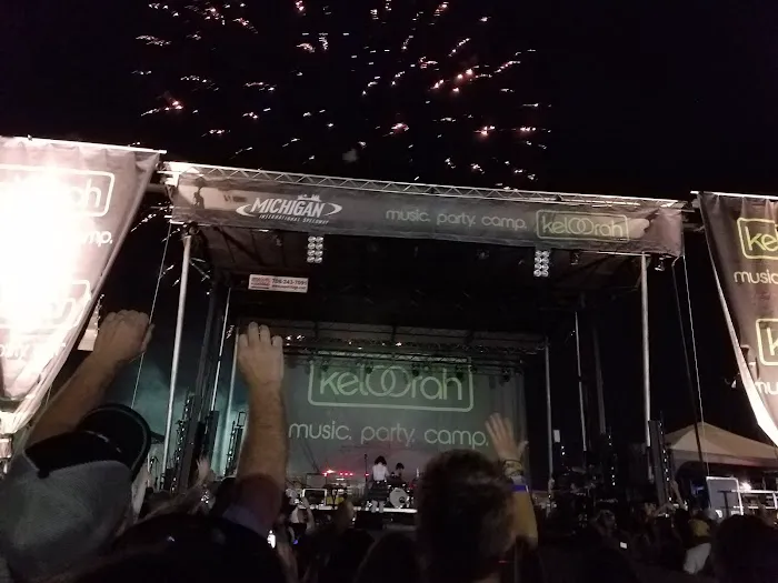 Turn 2 Retreat Picture 5