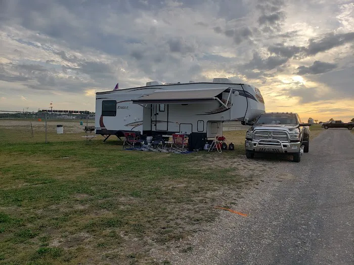 Speedy Camping & Parking Picture 2