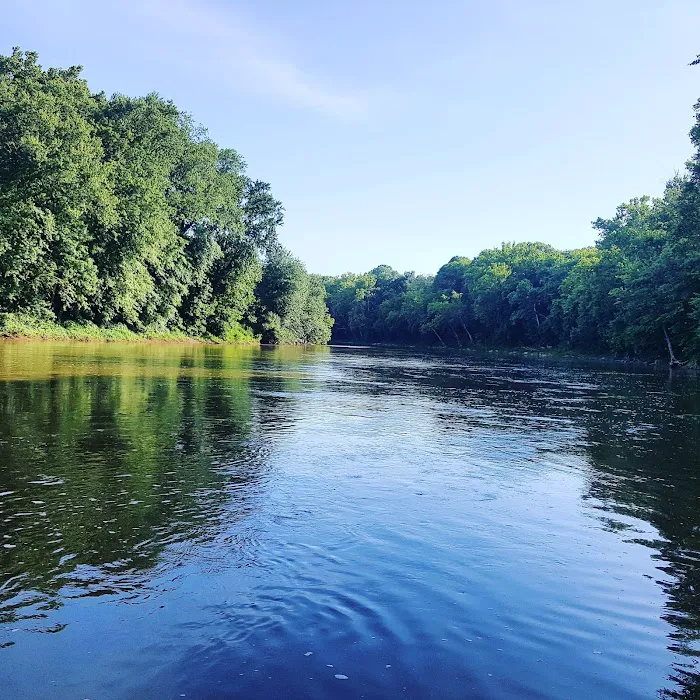 Thaxton’s Canoe Trails and Paddlers’ Inn Picture 4