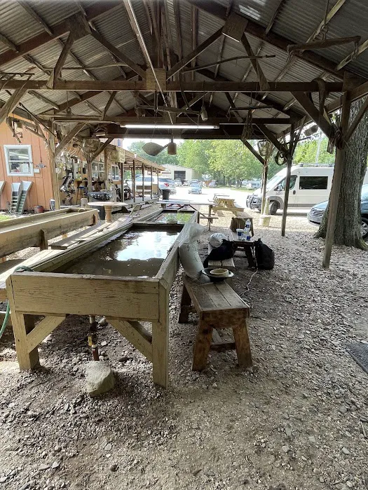 Lucky Strike Gold and Gem Mine Inc. Picture 8