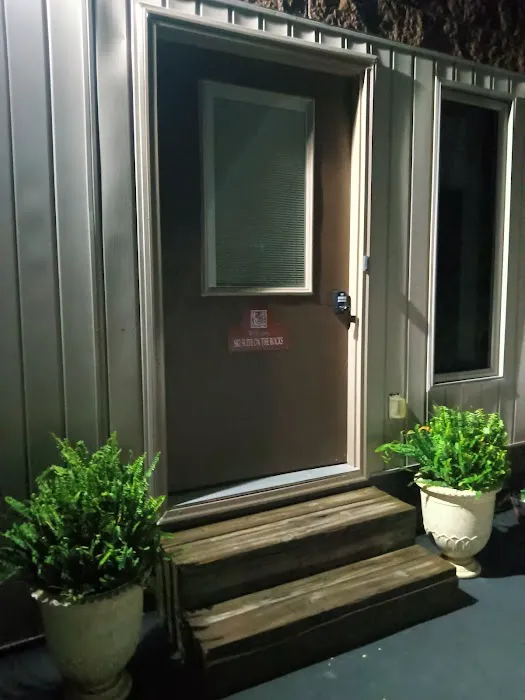 Ski Suite On The Rocks Picture 1