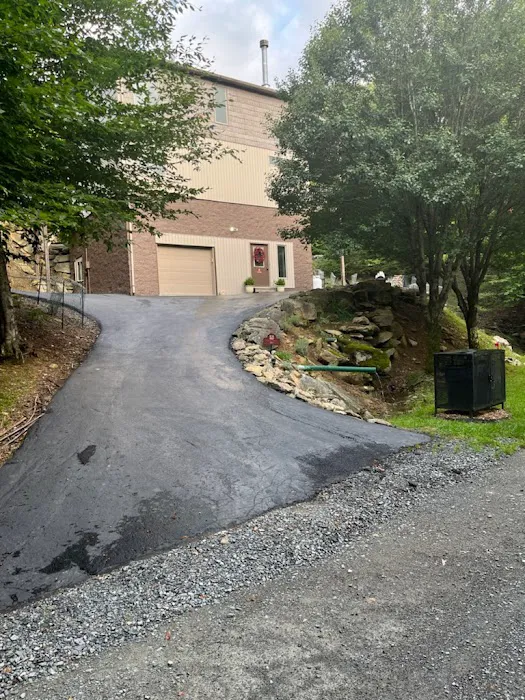 Ski Suite On The Rocks Picture 2