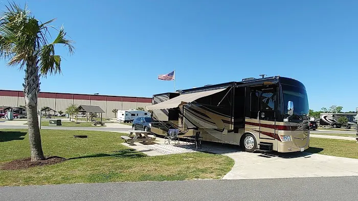 North Myrtle Beach RV Resort and Dry Dock Marina Picture 2