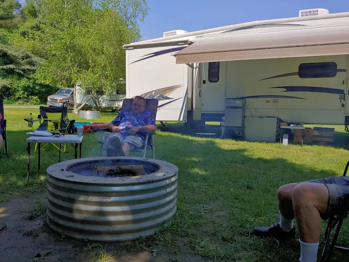 Proud Lake Rec Area - Modern Campground Picture 2