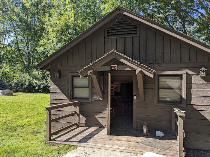 Mill Lake cabins Picture 9
