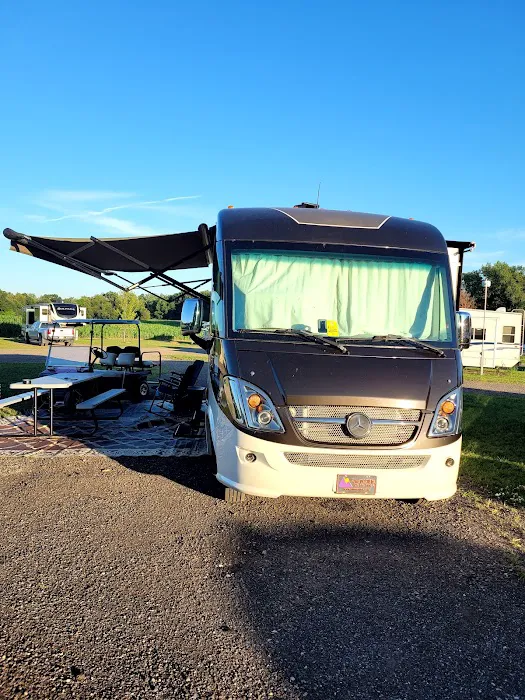 Holiday Campgrounds LLC Picture 1