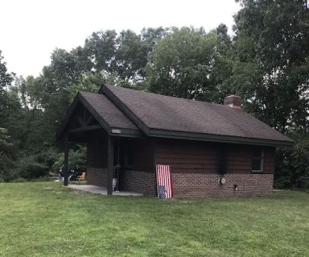 Brighton - Rustic Cabins