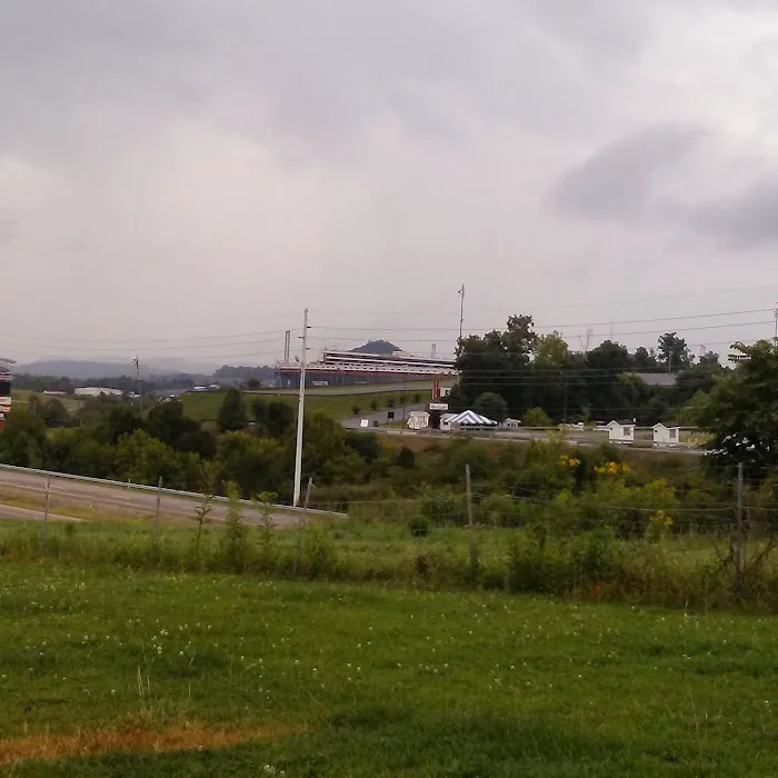 Pole Position Campground Picture 4