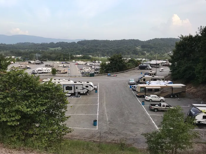 Pole Position Campground Picture 8