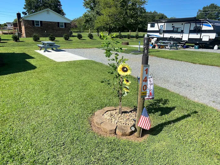 Yates RV Resort campground Picture 10