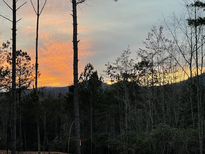 Peek of the Mountains Campground and RV Park Picture 3