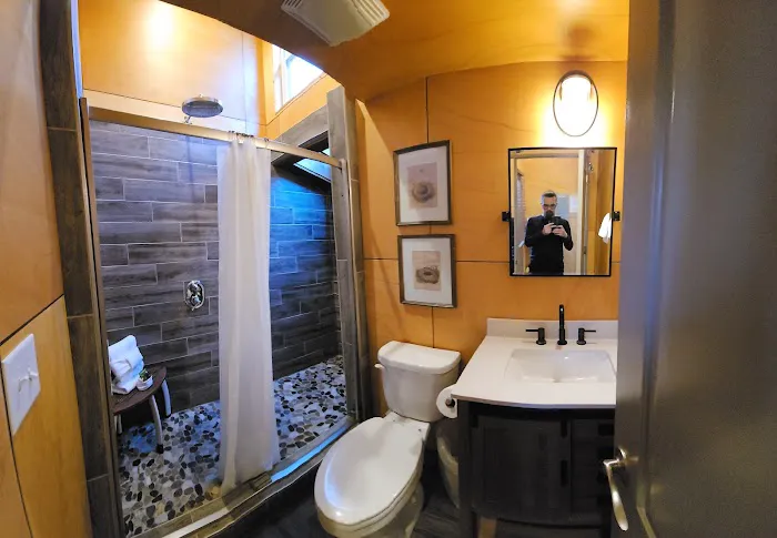 Emberglow Outdoor Resort Picture 3