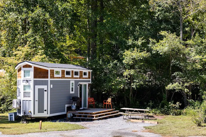 Emberglow Outdoor Resort Picture 8