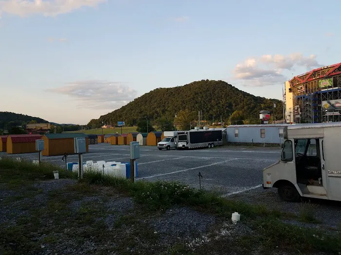 Rogers Gardens Campground Picture 9
