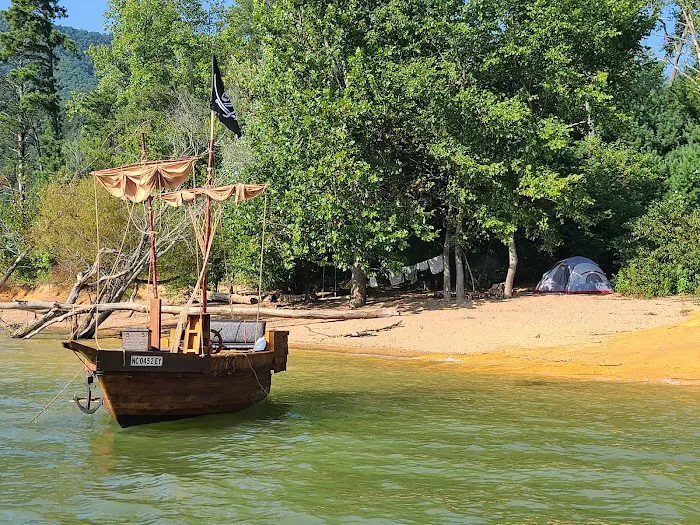 Clifford Island Picture 6