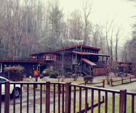 Laurel Falls Lodge & Campground