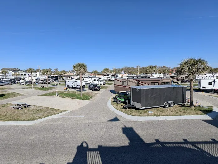 Ocean lake Picture 4