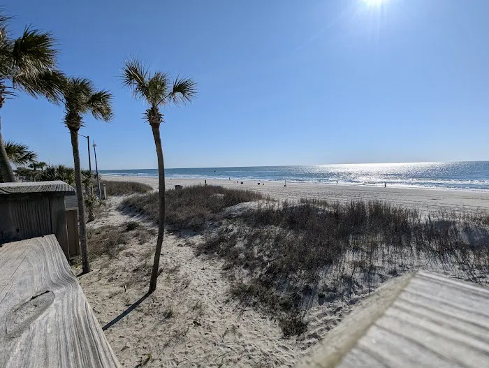 Ocean lake Picture 1