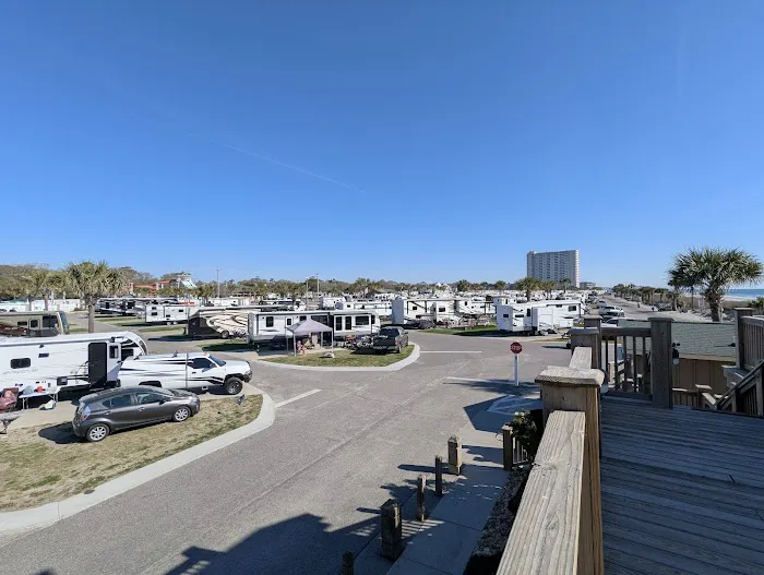 Ocean lake Picture 2