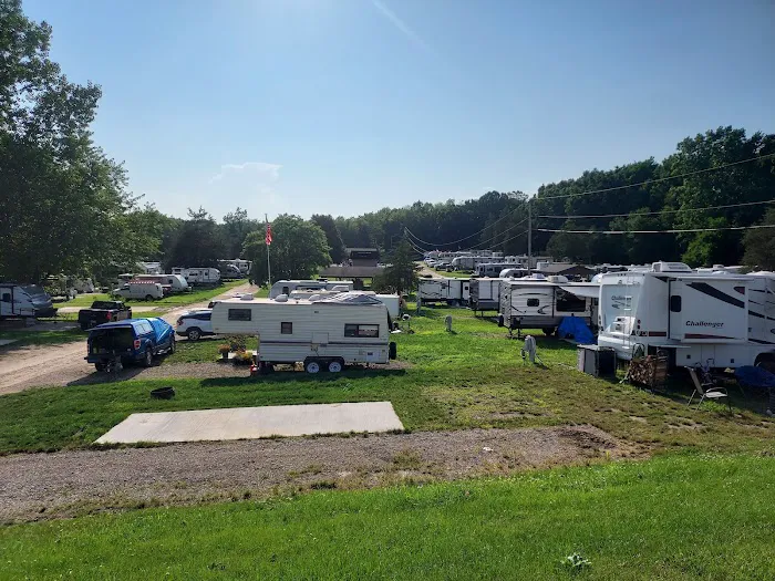 Hell Creek Ranch Campground Picture 5