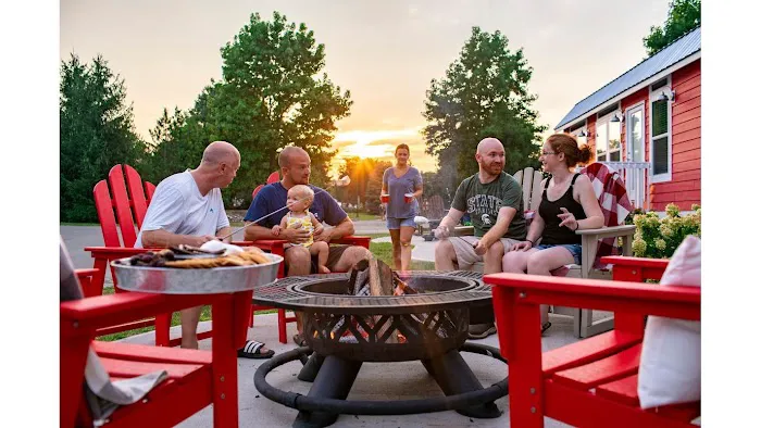 Angola / Hogback Lake KOA Holiday Picture 10