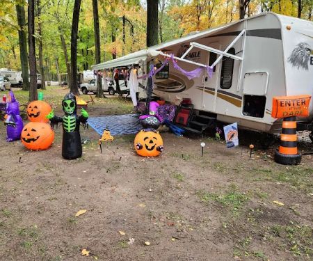 Twin Pine Campground & Canoe