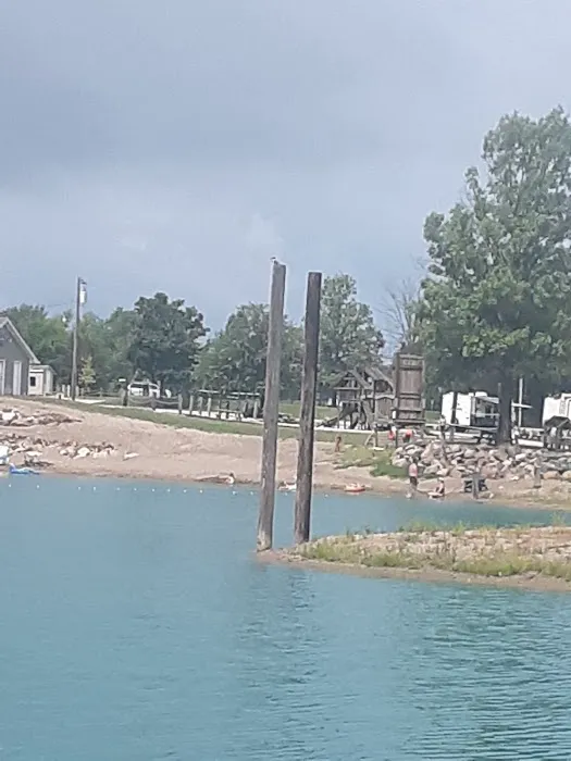 Off The Hook - Fishing & Camping Resort Picture 3