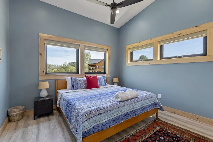 All Four Seasons cabin Picture 3