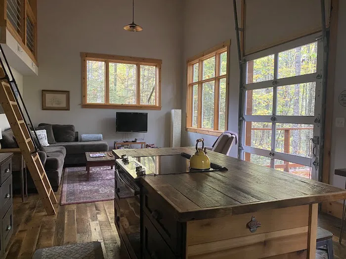 The Birdhouse Cabin Picture 1