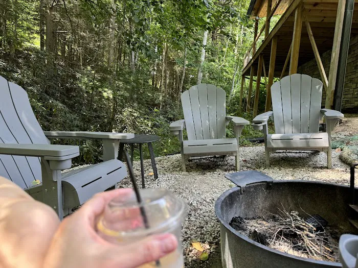 Wolf Den cabin rental Picture 1