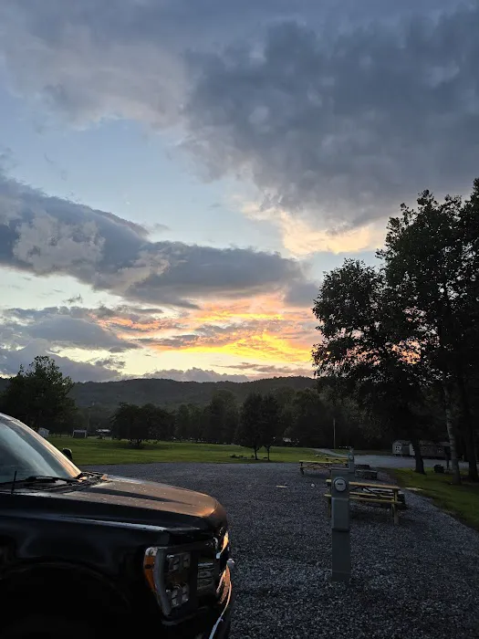 Armstrong Creek RV Park Picture 4