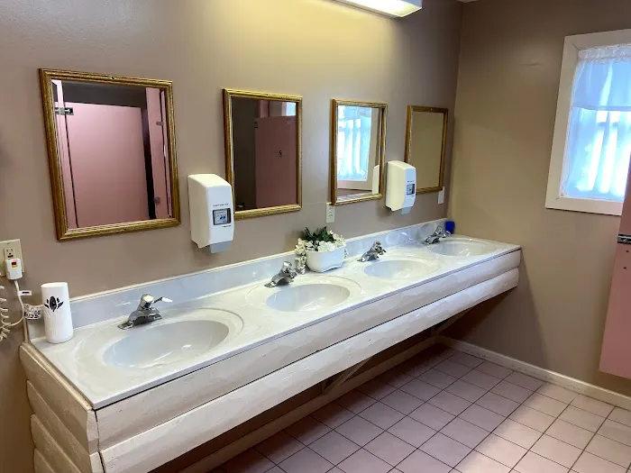 Fireside Resort RV Park Picture 9