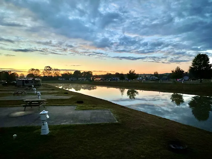 Follow the River RV Resort Picture 2