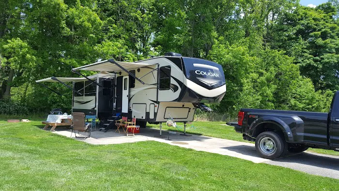 Follow the River RV Resort Picture 3
