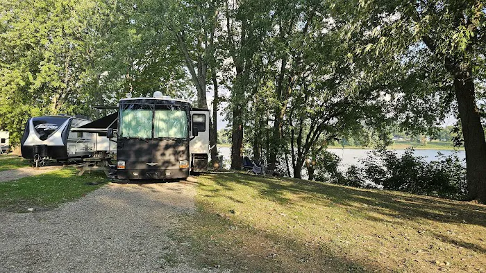 Rivertown Campgrounds Picture 9