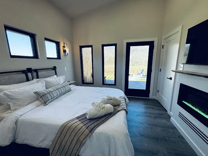 Three Suns Cabin Rentals Picture 2