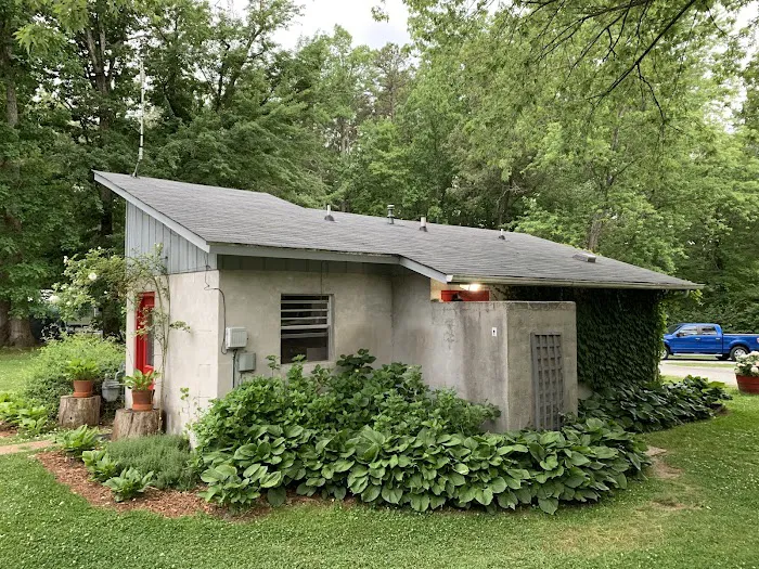 Red Gates RV Park Picture 8