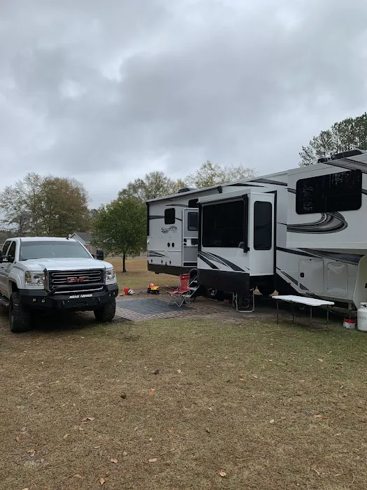 Skylar's Camper and RV Sites Picture 8