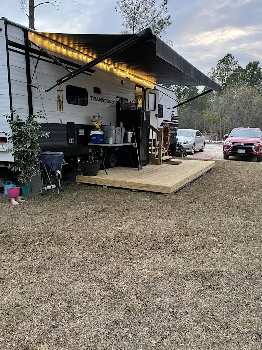 Fluffy's Family Campground Picture 9