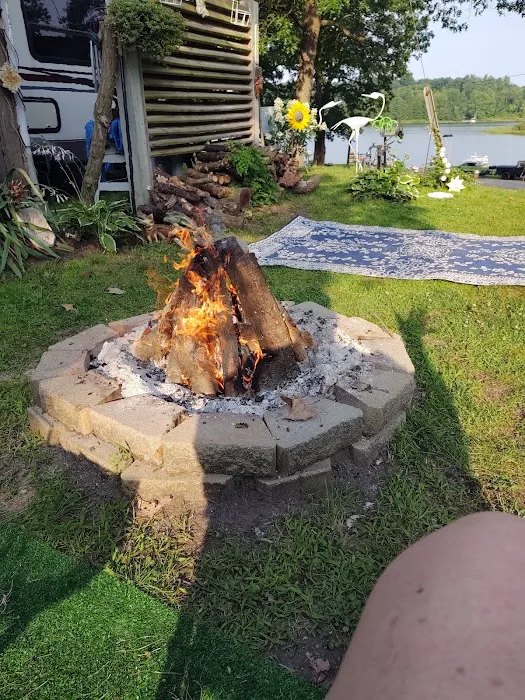 Hide Away Park Campground Picture 7