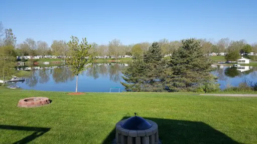 Holiday Shores RV Resort Picture 8