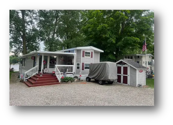Holiday Shores RV Resort Picture 9