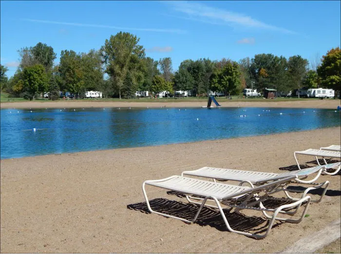 Holiday Shores RV Resort Picture 1