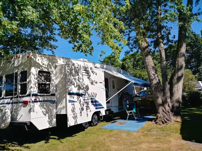 Rivergate Family Campground Picture 4